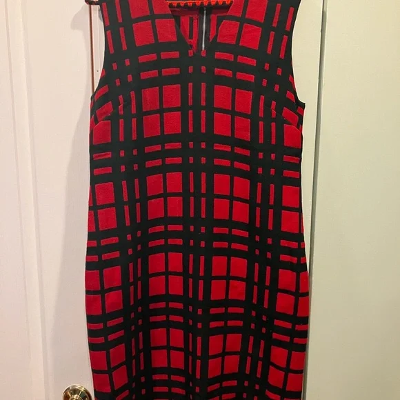 Red and Black Plaid Cape Coat - Picture 4 of 6